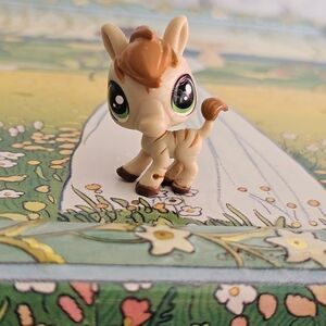 ♡ Littlest Pet Shop Mini Zebra "Zenzo Sandcastle" (#333) Pets In The City ♡